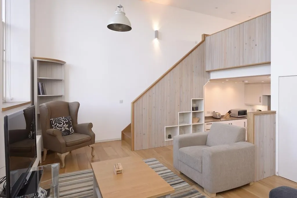 Destiny Scotland - Broughton St Lofts Apartment Edinburgh 0*,