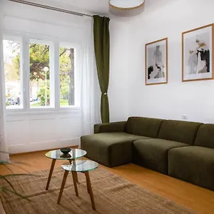 https://apartment-nostalgija-center-town.splithotels.org