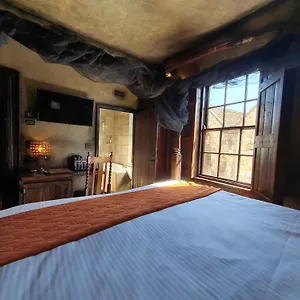 https://hocus-pocus-themed-accommodation.yorkshirehotels.net